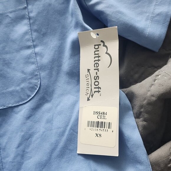 Butter soft stretch scrub top size XS - Picture 4 of 5